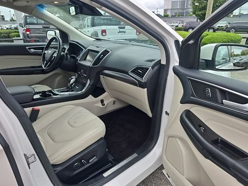 Used 2015 Ford Edge Titanium w/ Equipment Group 302A FWD image 19
