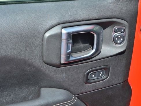 Used 2021 Jeep Wrangler Unlimited Sahara AWD/4WD image 16
