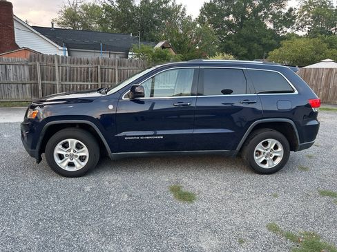 Used 2014 Jeep Grand Cherokee Laredo w/ Quick Order Package 23E AWD/4WD image 3