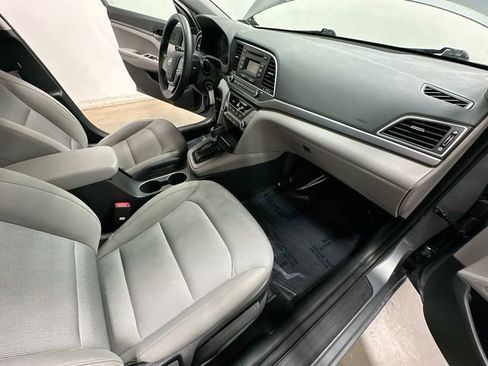 Used 2017 Hyundai Elantra SE FWD image 16