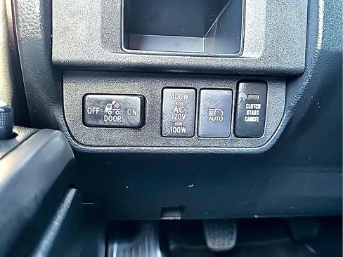 Used 2019 Toyota Tacoma TRD Off-Road w/ TRD Premium Off Road Package AWD/4WD image 22