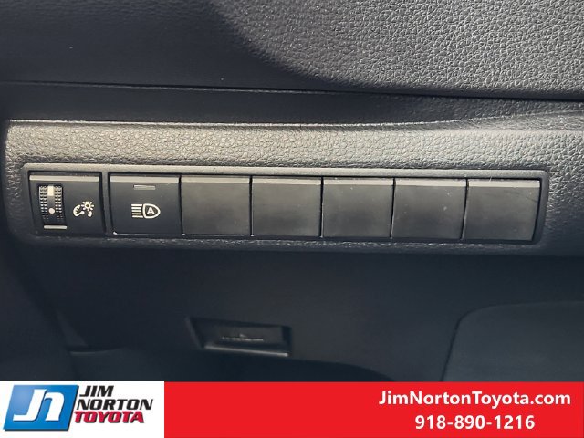 Used 2025 Toyota Corolla SE w/ SE Premium Package FWD image 23