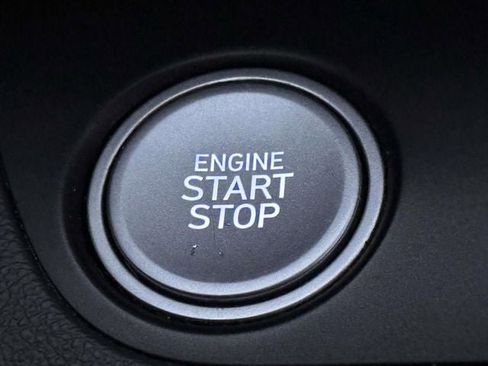 Used 2023 Hyundai Elantra Limited image 28