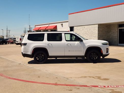 New 2026 Jeep Grand Wagoneer Limited AWD/4WD image 7