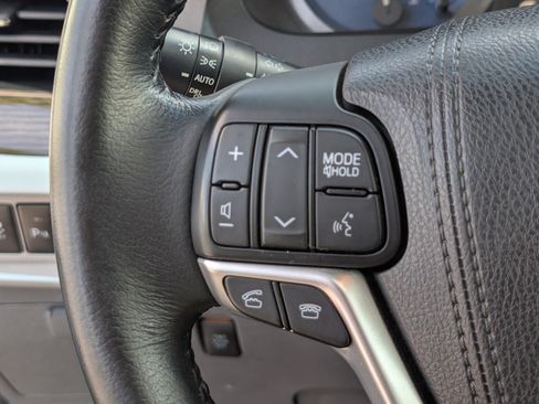 Used 2015 Toyota Sienna XLE w/ XLE Navigation Package FWD image 24