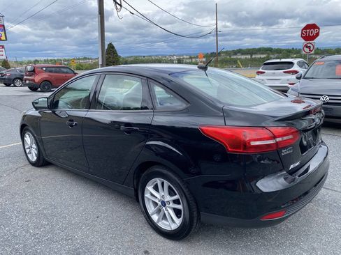 Used 2018 Ford Focus SE FWD image 7