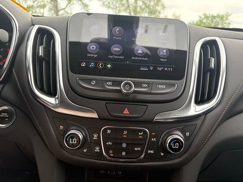 Used 2021 Chevrolet Equinox Premier AWD/4WD image 4