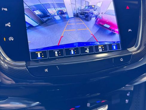 Used 2023 Cadillac XT6 Sport image 31