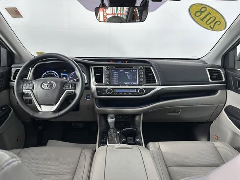 Used 2018 Toyota Highlander Limited Platinum image 11