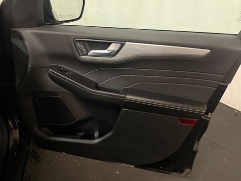 Used 2024 Ford Escape Platinum w/ Premium Technology Package image 30