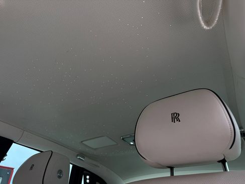 Used 2022 Rolls-Royce Phantom Sedan RWD image 39