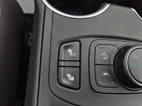 Used 2022 GMC Terrain SLT w/ Infotainment Package II AWD/4WD image 34