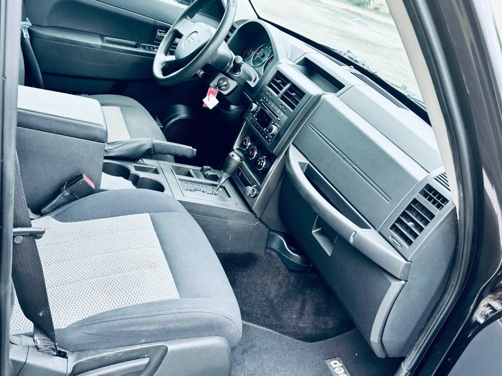 Used 2010 Jeep Liberty Sport w/ Popular Equipment Group AWD/4WD image 23