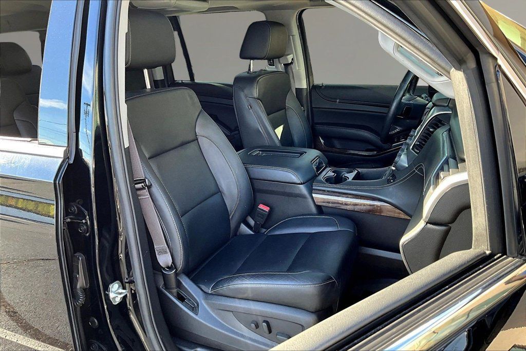 Used 2017 Chevrolet Suburban LT AWD/4WD image 27