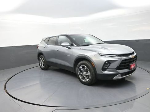 Used 2025 Chevrolet Blazer LT FWD image 35