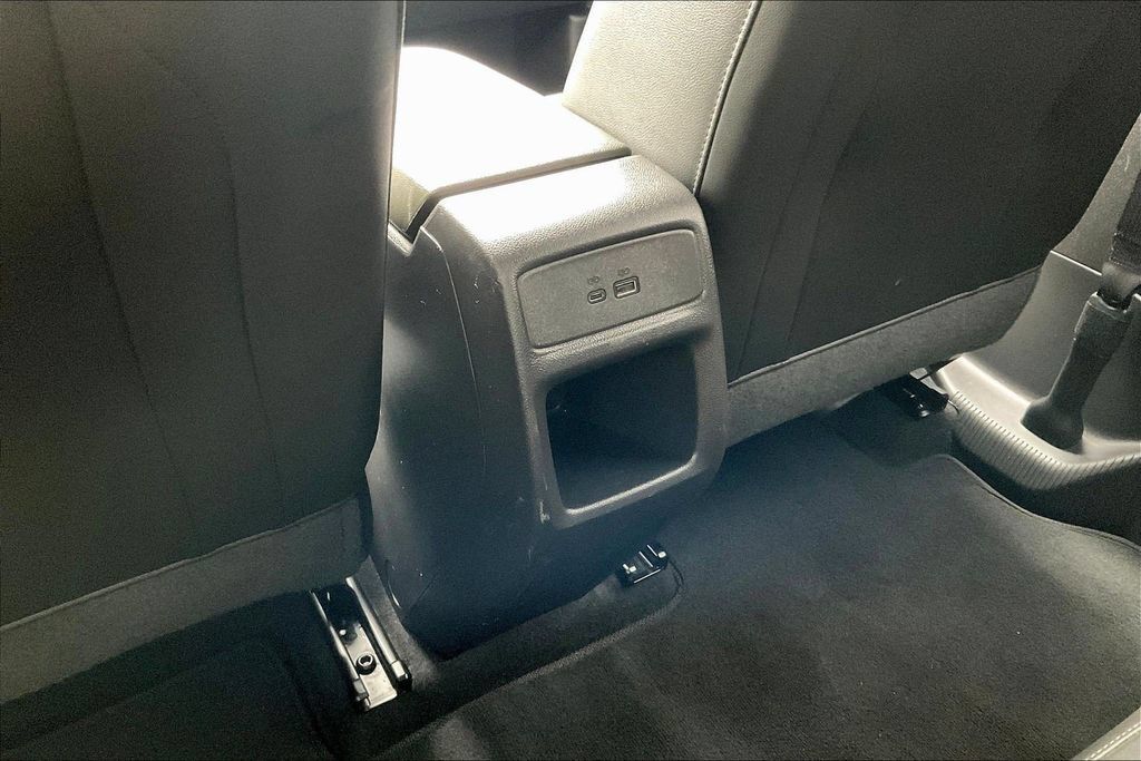 Used 2025 Chevrolet Trax LT FWD image 13