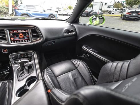 Used 2015 Dodge Challenger SRT Hellcat RWD image 25