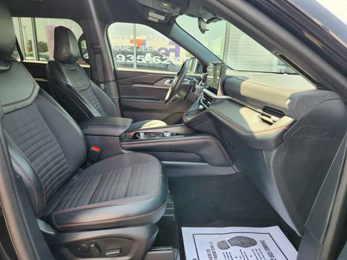 Used 2025 Ford Explorer ST-Line AWD/4WD image 10