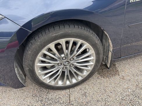 Used 2019 Toyota Avalon Limited w/ Advanced Safety Package FWD image 9