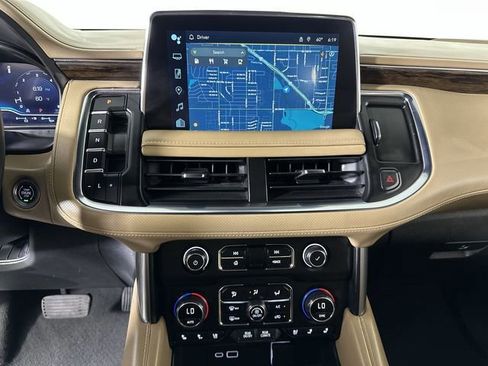 Used 2024 Chevrolet Suburban Premier RWD image 14