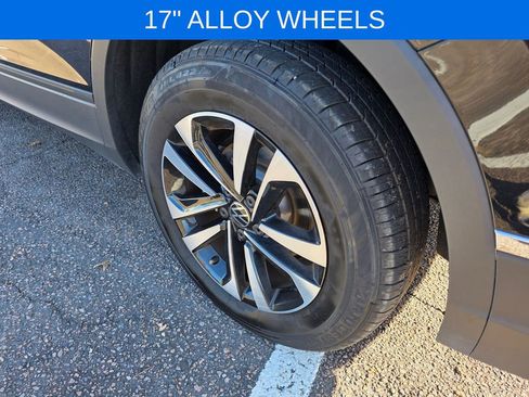 Used 2024 Volkswagen Tiguan S image 30