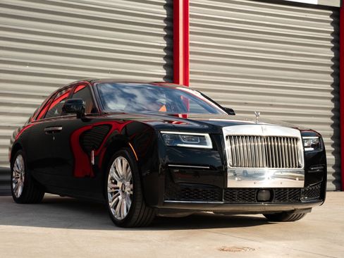 Used 2023 Rolls-Royce Ghost image 8