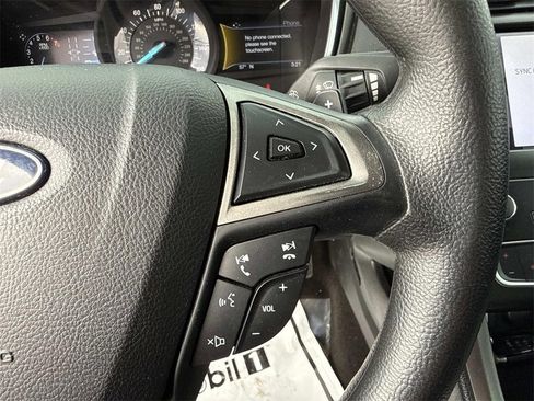 Used 2020 Ford Fusion SE image 16