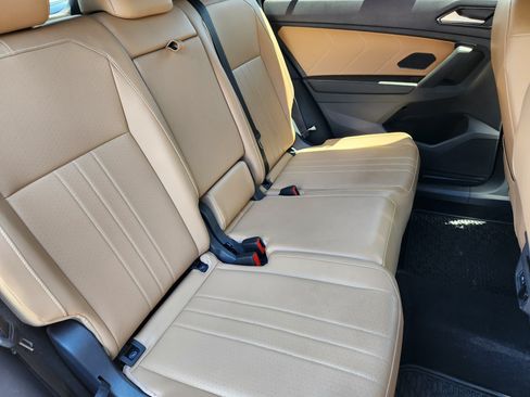 Certified 2024 Volkswagen Tiguan SE AWD/4WD image 15