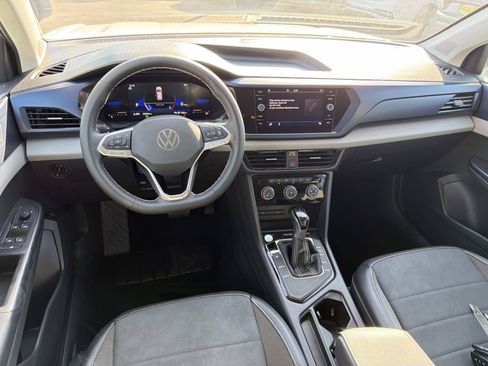 Certified 2023 Volkswagen Taos SE w/ Black Wheel Package FWD image 7