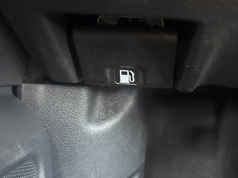 Used 2024 Nissan Sentra S FWD image 18