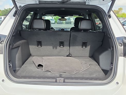 Certified 2024 Chevrolet Equinox Premier FWD image 7