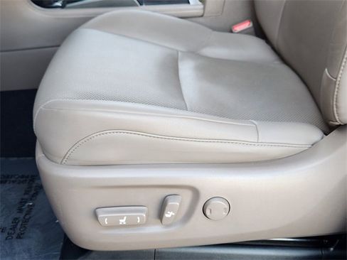 Used 2023 Lexus GX 460 Premium image 18