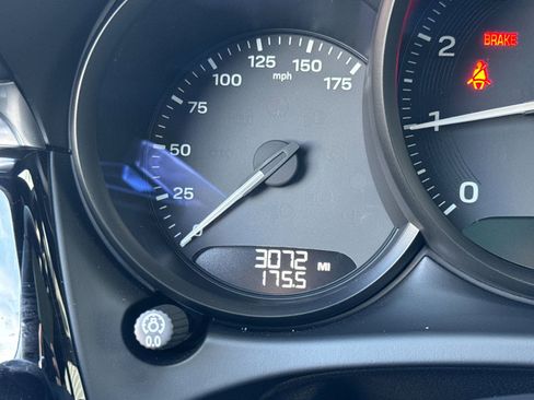 Certified 2025 Porsche Macan image 30