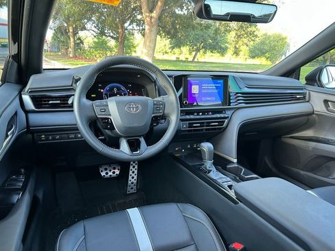 Used 2026 Toyota Camry SE w/ Convenience Package FWD image 13