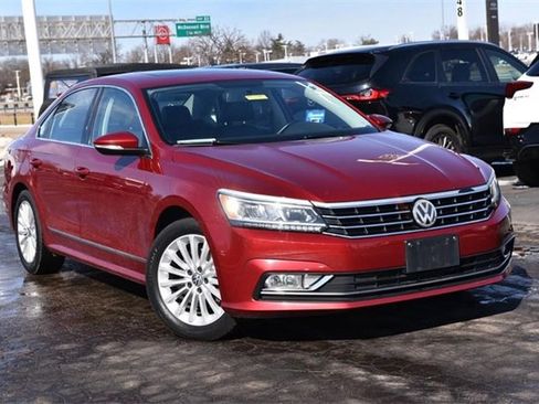 Used 2017 Volkswagen Passat 1.8T SE image 2