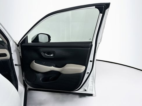 Used 2024 Honda HR-V LX image 30