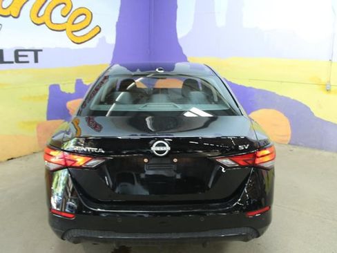 Used 2024 Nissan Sentra SV FWD image 7