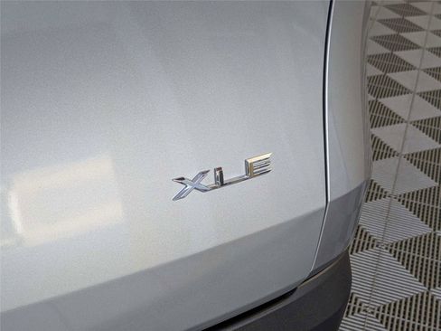 Used 2026 Toyota Grand Highlander XLE FWD image 8
