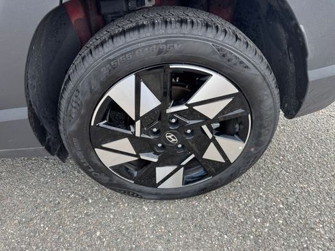 Used 2025 Hyundai Kona SEL FWD image 30