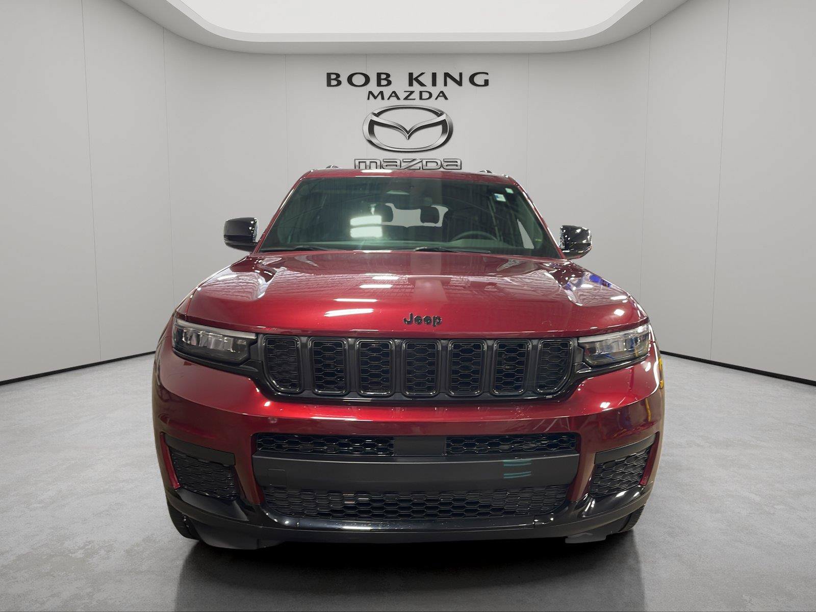 Used 2024 Jeep Grand Cherokee L Altitude AWD/4WD image 8