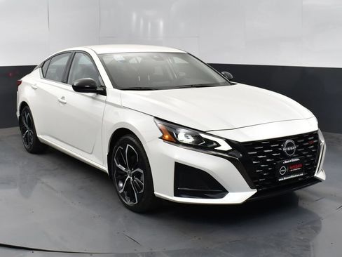 New 2025 Nissan Altima 2.5 SR image 1