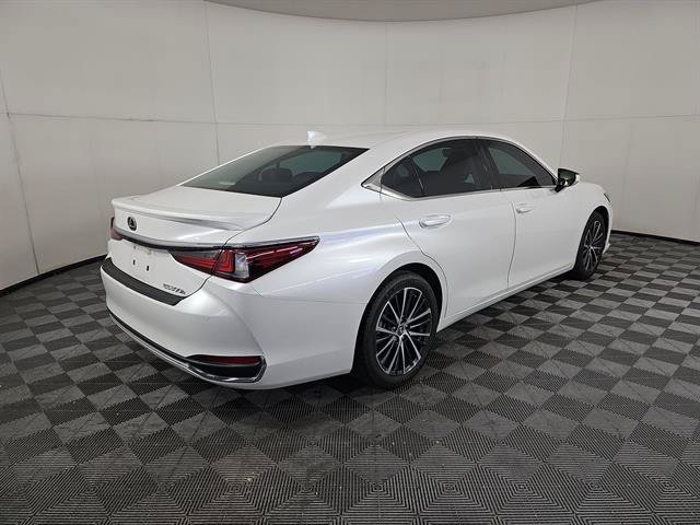 Used 2024 Lexus ES 300h w/ Premium Package FWD image 4