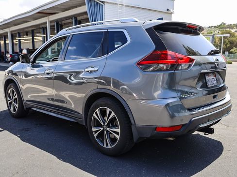 Used 2019 Nissan Rogue SV w/ Sun & Sound Touring Package FWD image 10