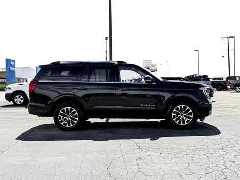 Used 2025 Ford Expedition Platinum AWD/4WD image 5