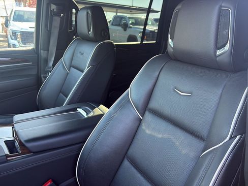 Used 2023 Cadillac Escalade ESV Premium Luxury RWD image 22