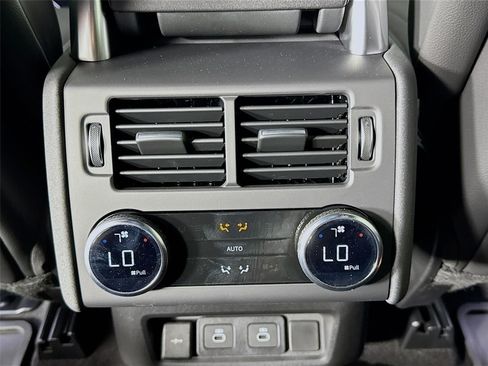 Used 2026 Land Rover Discovery S AWD/4WD image 27