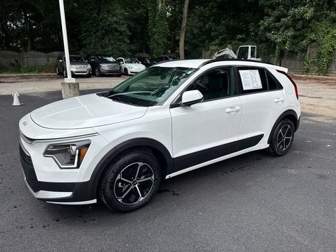 Certified 2024 Kia Niro LX FWD image 1