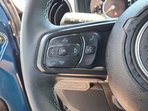 Used 2025 Jeep Wrangler Sport AWD/4WD image 17