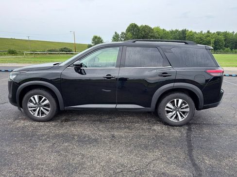 Used 2026 Nissan Pathfinder SL AWD/4WD image 19