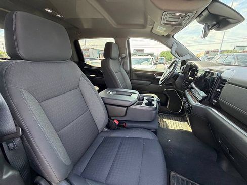 Used 2022 Chevrolet Silverado 1500 LT AWD/4WD image 24